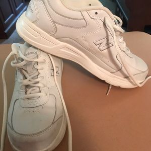 Ladies NEW BALANCE DSL-2 walking athletic shoe